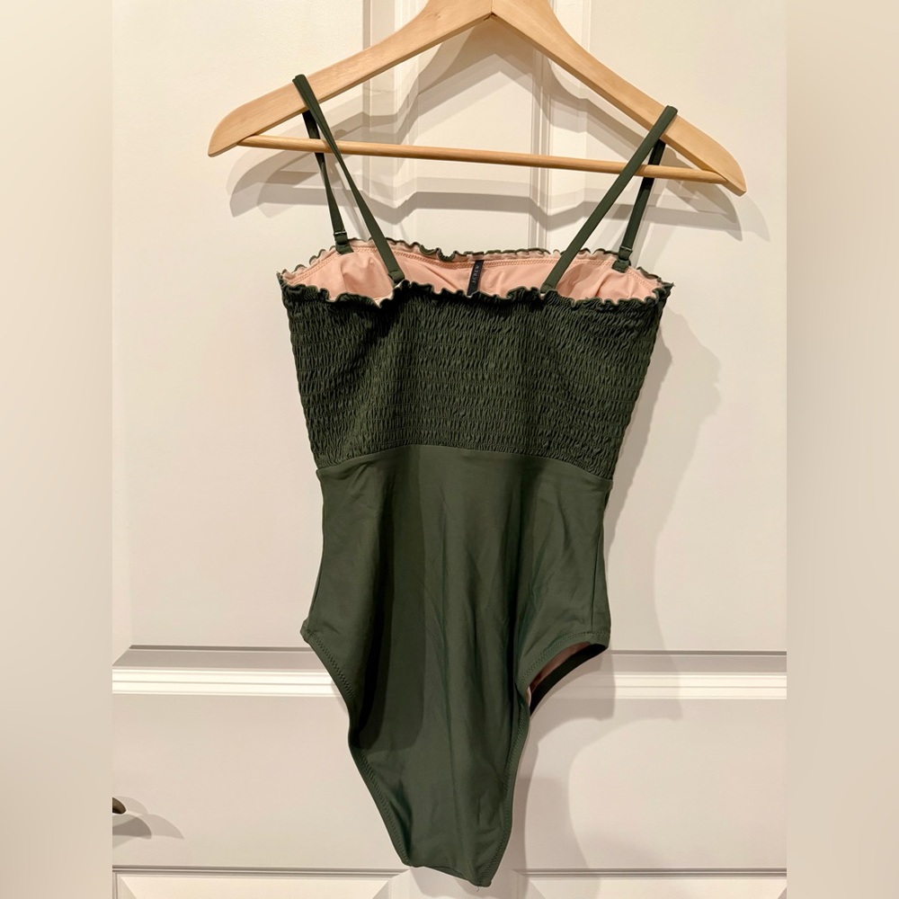 J. Crew women’s olive Green One-Piece Swimsuit, size 4, excellent condition. - Picture 3 of 7